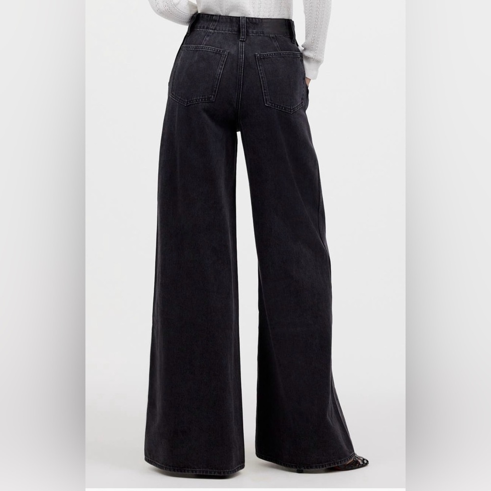 96. Madewell
Wide Sweep
Denim
Jeans
Size 29 - Picture 2 of 4
